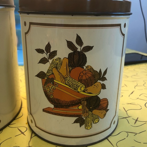 Pair of Vintage Fall Harvest Tin Kitchen Canisters - Picture 3 of 7